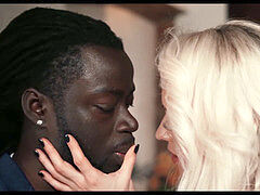 Большой член, Черные, Сперма во рту, Затыкание рта, Трусики, Между сисек