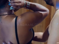 Gros seins, Sucer une bite, Petite amie, Indienne, Seins naturels