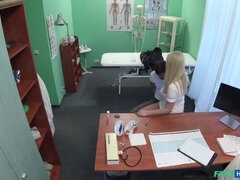 Médecin, Branlette thaïlandaise, Léchez, Infirmière, Bureau, Chatte, Uniforme, Voyeur