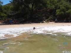 Enthousiasteling, Strand, Badpak, Flashing, Vriendin, Naakt, Buiten, Openbaar