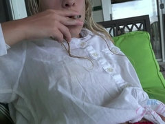 Amateur, Sucer une bite, Éjaculer dans la bouche, Petite amie, Huilée, Petite femme, Piercing, Adolescente