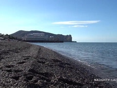 Grote mammen, Badpak, Rondborstig, Flashing, Natuurlijke tieten, Buiten, Alleen, Tieten likken