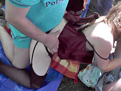 Auto, Man die toekijkt, Groepseks, Buiten