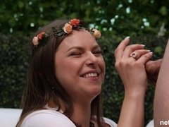 Grosser arsch, Grosse titten, Hundestellung, Handjob, Milf, Natürlich, Natürlichen titten, Im freien