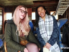 In den arsch, Grosse titten, Blondine, Deutsch, Lesbisch, Masturbation, Natürlichen titten, Pov