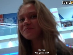 Blond, Vriendin, Keuken, Masturbatie, Doordringend, Verlegen, Strippen, Tatoeage