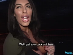 Amateur, Tetas grandes, Engañando, Corrida, Masturbación, Al aire libre, Público, Voyeur