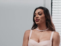 Большой член, Большие сиськи, Минет, Брюнетки, Глубокая глотка, Сперма на лице, Тату, Втроем