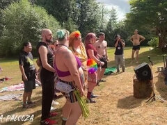 Dildo, Gruppe, Lesbisch, Masturbation, Orgasmus, Orgie, Im freien, Party