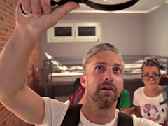 舐める尻, デカチン, フェラチオ, 手コキする, フェラする, ティーン, 三人, オッパイの