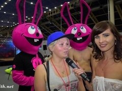 美女, 露出狂, 公共