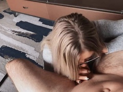 Amateur, Cul, Sucer une bite, Couple, Lunettes, Masturbation, Pov, Tatouage