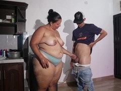 Sexy babe seduces Pizza Delivery Man for payment with a hot fuck session