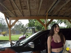 Gabriela Lopez gets a free repair after fucking the mechanic