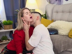 Anal, Sucer une bite, Brunette brune, En gros plan de très près, Éjaculation interne, Hard, Hd, Adolescente