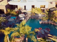 Anal, Blonde, Lunettes, Interracial, Italienne, Seins naturels, Orgie, Jarretelles