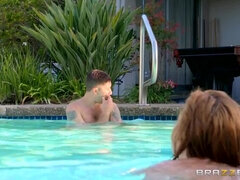 Бикини, Минет, Член, Очки, Каблуки, Мамочка, Вечеринка, От первого лица