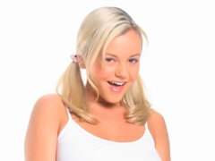 Culo, Rubia, Mamada, Estilo perrito, Pajear, Afeitado, Falda, Tetas