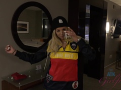 Bad, Grosse titten, Freundin, Masturbation, Orgasmus, Pov, Öffentlich, Nass