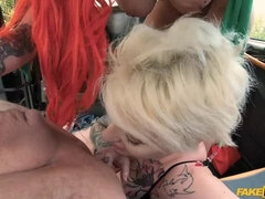 お尻, デカチン, デカパイ, 車, 指いじり, 毛深い, レズビアン, アウトドア