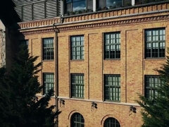 Tussi, Grosse titten, Braunhaarige, Vollbusig, Gruppensex, Orgie, Strümpfe, Titten