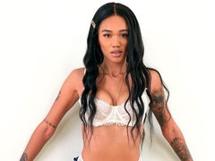 Sucer une bite, Brunette brune, Tir de sperme, Branlette thaïlandaise, Interracial, Homme homme femme, Adolescente, Plan cul à trois