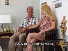 Grote lul, Bizar, Seksspeelgoed, Masseren, Rijpe lesbienne, Monster, Gezichtspunt, Tatoeage