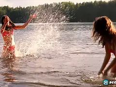 Badpak, Hd, Likken, Masturbatie, Buiten, Kut duiken, Tiener, Speelgoed