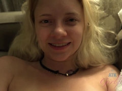 ブロンド, 手コキする, オーガズム, アウトドア, ハメ撮り, オマンコ, ガリガリ, 濡れ