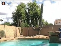 Amateur, Gros seins, Brunette brune, Maman, Seins naturels, Piscine, Solo, Nénés