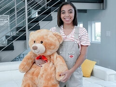 Niñera, Dormitorio, Verga grande, Mamada, Estilo perrito, Ébano, Peludo, Interracial