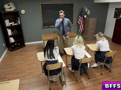 18 jaar, Grote lul, Blond, Bruinharig, Lul, Kwartet, Hardcore, Natuurlijke tieten