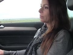 Brunette brune, Voiture, Argent, Naturelle, Mamelons, De plein air, Pov, Mouillée