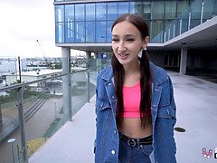 Sucer une bite, Hd, Petite femme, Public, Chatte, Criant, Adolescente, Nénés