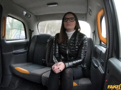 Leie, Arsch, Tussi, Hundestellung, Milf, Im freien, Pov, Tätowierung