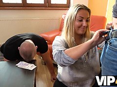 Blonde, Plantureuse, Tchèque, Mère que j'aimerais baiser, Argent, Seins naturels, Pov, Réalité