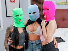 Schwarz, Blasen, Braunhaarige, Hundestellung, Gruppe, Orgie, Tätowierung, Jungendliche (18+)