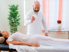 Grote mammen, Bruinharig, Hondjeshouding, Handbeurt, Masseren, Masturbatie, Moeder die ik wil neuken, Tieten likken