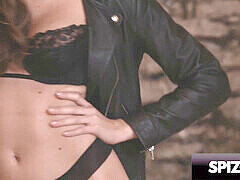 Sucer une bite, Poilue, Latex, Léchez, Petite femme, Chatte, Nénés