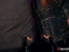 Cul, Gros seins, Noire, Sucer une bite, Bottes, Brunette brune, Érotique, Cheveux courts