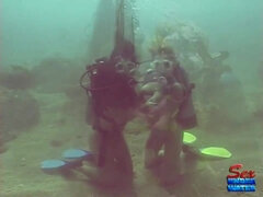 Красотки, Большие сиськи, Брюнетки, Пальцем, Обнаженные, Киски, Сиськи, Влажная