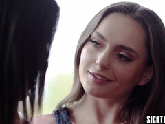 Большая жопа, Грудастые, Сидя на лице, Лесбиянка, Лизание, Крошечные, Киски, Втроем