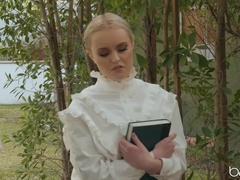 Tussi, Braunhaarige, Lesbisch, Lecken, Natürlichen titten, Muschi, Titten, Uniform