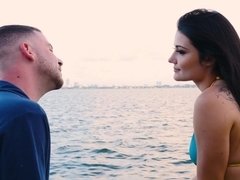 Blasen, Braunhaarige, Betrug, Hundestellung, Hd, Natürlichen titten, Im freien, Rasiert