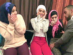 Arabe, Grosse bite, Noire, Sucer une bite, Tromperie, Partouze, Groupe, Mariage