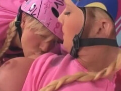 18, ブロンド, 指いじり, ハードコア, Hd, レズビアン, 小柄, ティーン