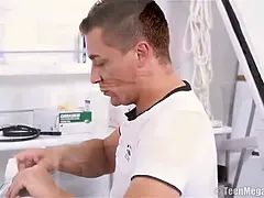 Blasen, Braunhaarige, Arzt, Hd, Massage, Schreiend, Schüchtern, Titten