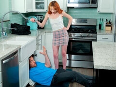 Grosse bite, Mignonne, En levrette, Poupée, Cuisine, Seins naturels, Adolescente, Nénés