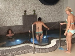 毛深い, 熟年, 裸
