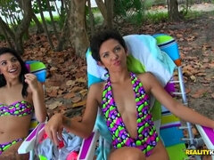 Amateur, Culo, Bikini, Negro, Corridas faciales, Peludo, Flaco, Trio